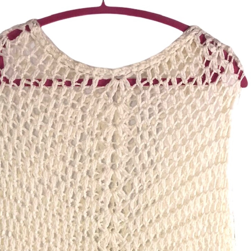 Handmade Ivory Crochet Poncho ๐ - Picture 5 of 6